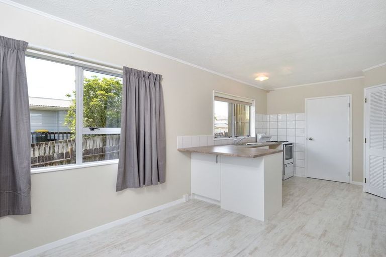 Photo of property in 112 Borich Road, Sunnyvale, Auckland, 0612