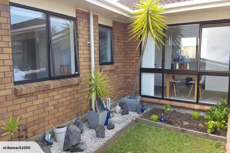 Photo of property in 1/34 Dale Crescent, Pakuranga, Auckland, 2010