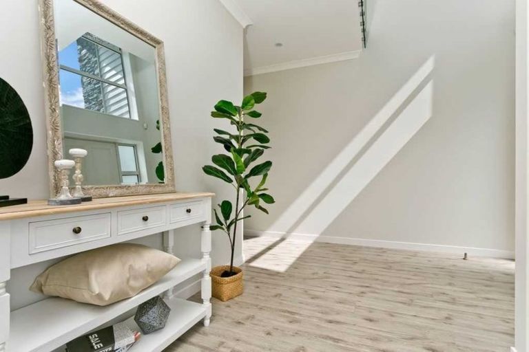 Photo of property in 37 Johns Creek Crescent, Silverdale, 0932