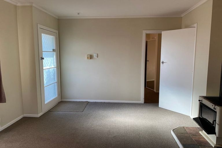 Photo of property in 1/10 Ocean View Road, Northcote, Auckland, 0627
