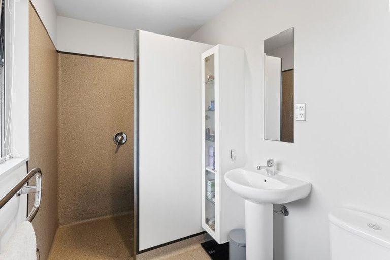 Photo of property in 14 Charlotte Way, Raumati South, Paraparaumu, 5032