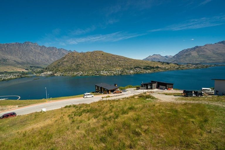 Photo of property in 8 Florence Close, Queenstown Hill, Queenstown, 9300