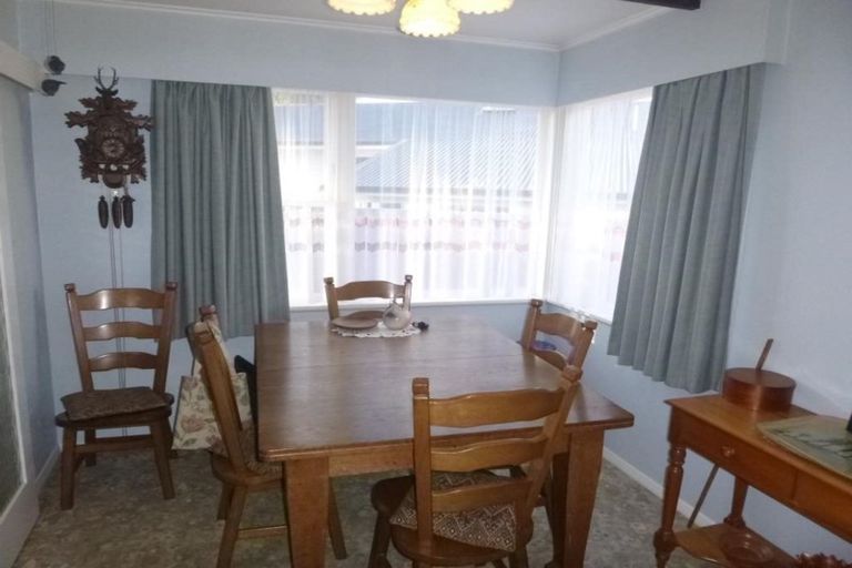 Photo of property in 2 Matuku Street, Heretaunga, Upper Hutt, 5018