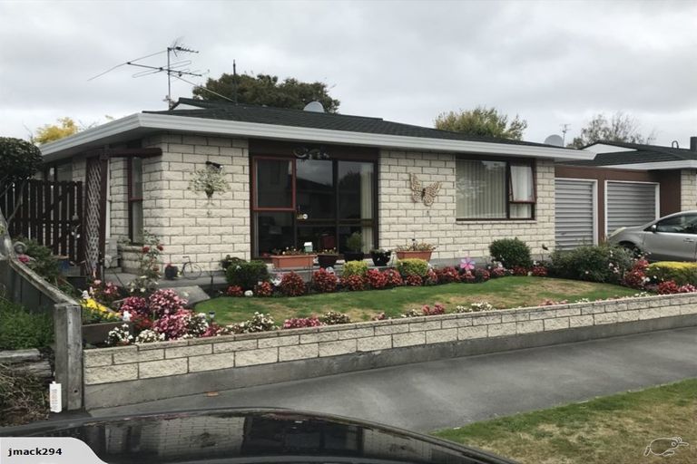 Photo of property in 1/2 James Condon Place, Redwood, Christchurch, 8051