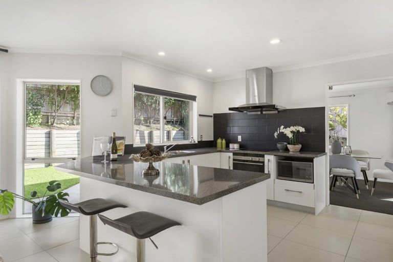 Photo of property in 7 Louvain Place, Greenhithe, Auckland, 0632