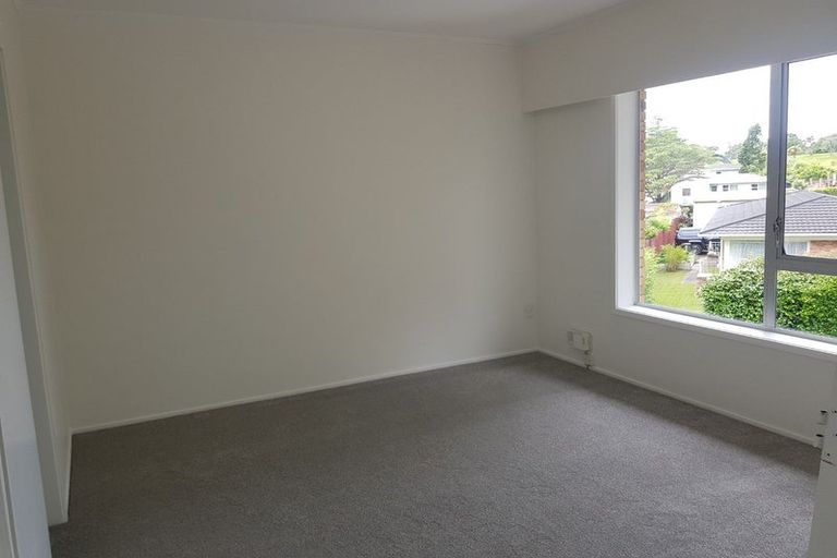Photo of property in 1/16 Diana Drive, Glenfield, Auckland, 0627