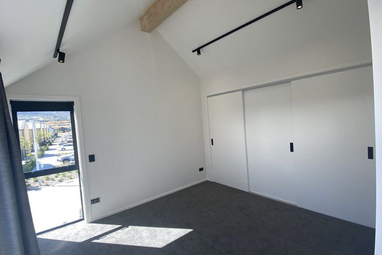 Photo of property in 12 Casterway Crescent, Jacks Point, 9371