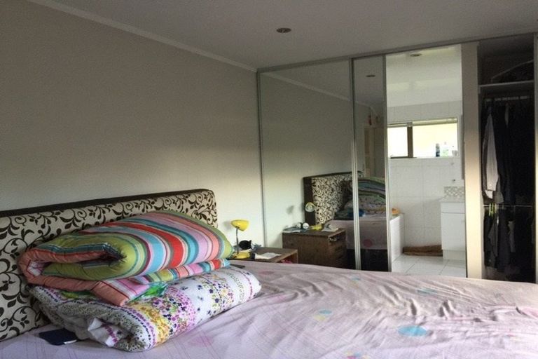 Photo of property in 6 Longwood Place, Forrest Hill, Auckland, 0620