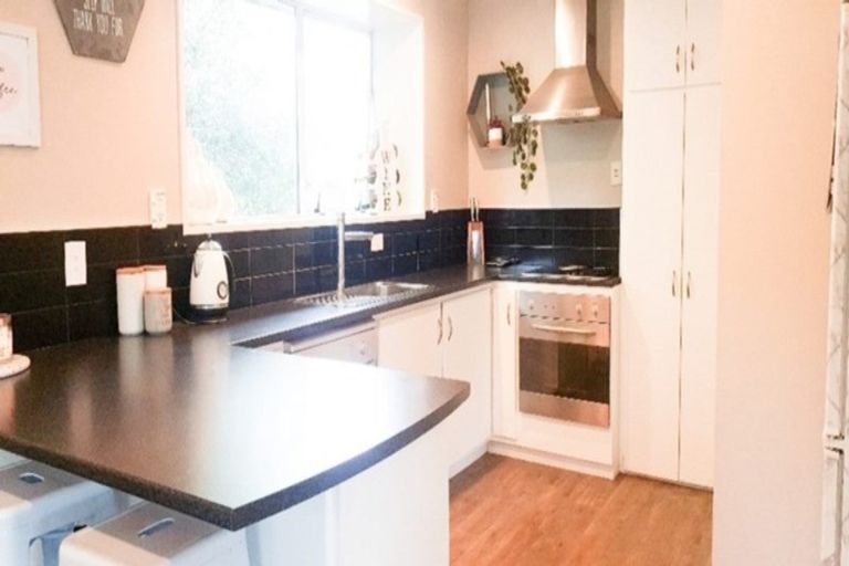 Photo of property in 17 Coates Place, Rangiora, 7400