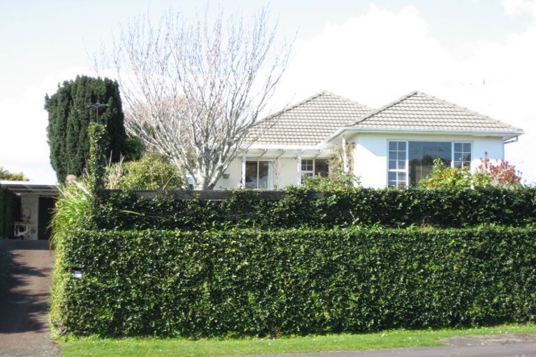 Photo of property in 135 Mangorei Road, Merrilands, New Plymouth, 4312