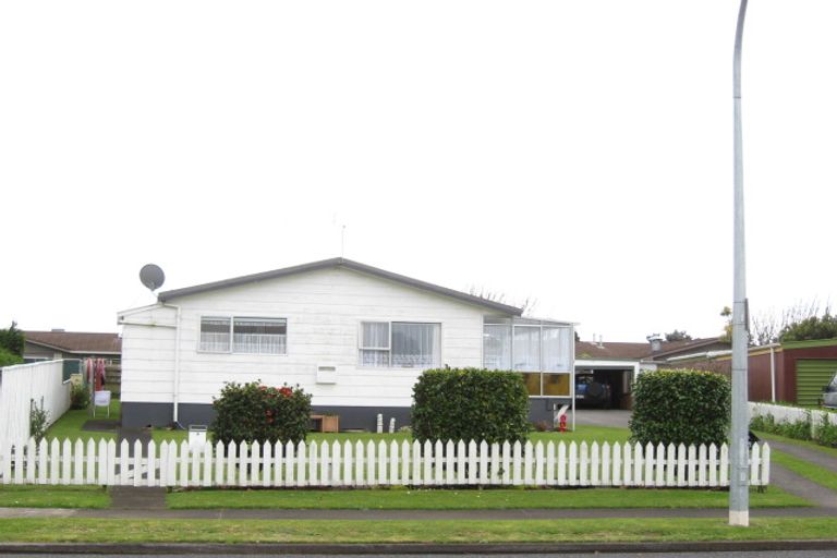 Photo of property in 1/6 Wicklow Place, Bell Block, New Plymouth, 4312