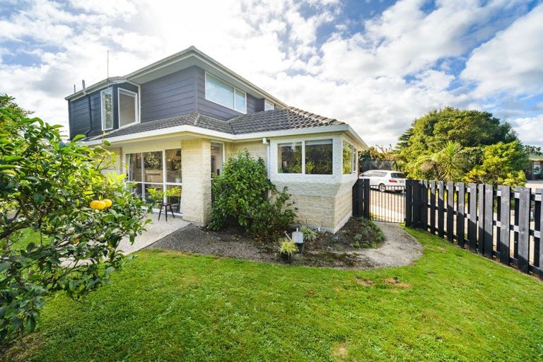 Photo of property in 23b Pahiatua Street, Hokowhitu, Palmerston North, 4410