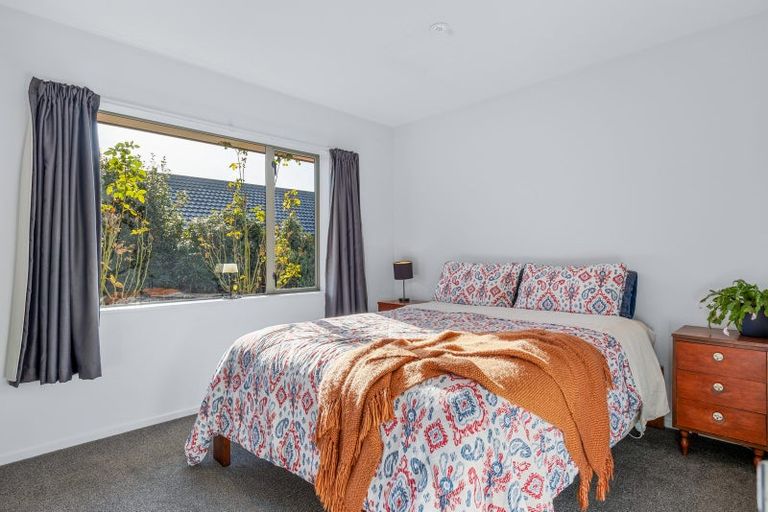 Photo of property in 4 Gwen Place, Redwood, Christchurch, 8051