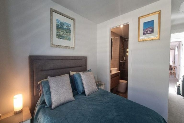 Photo of property in 33 Ryan Loop, Jacks Point, 9371