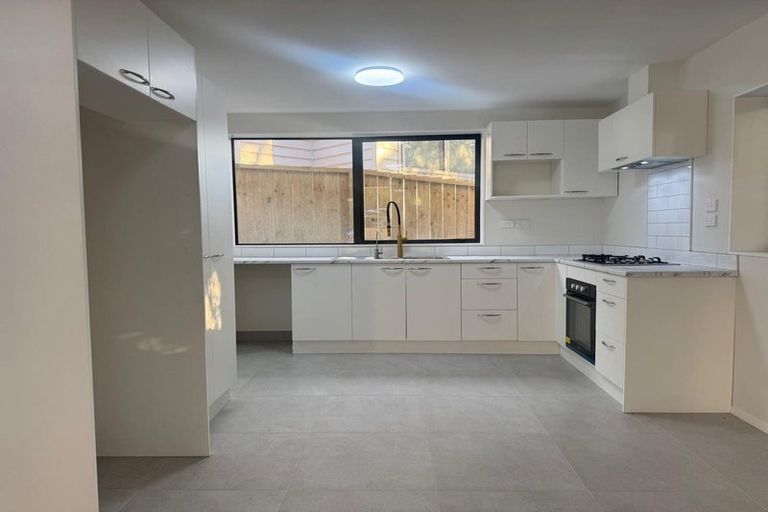 Photo of property in 14 Hurstbourn Priors, Goodwood Heights, Auckland, 2105