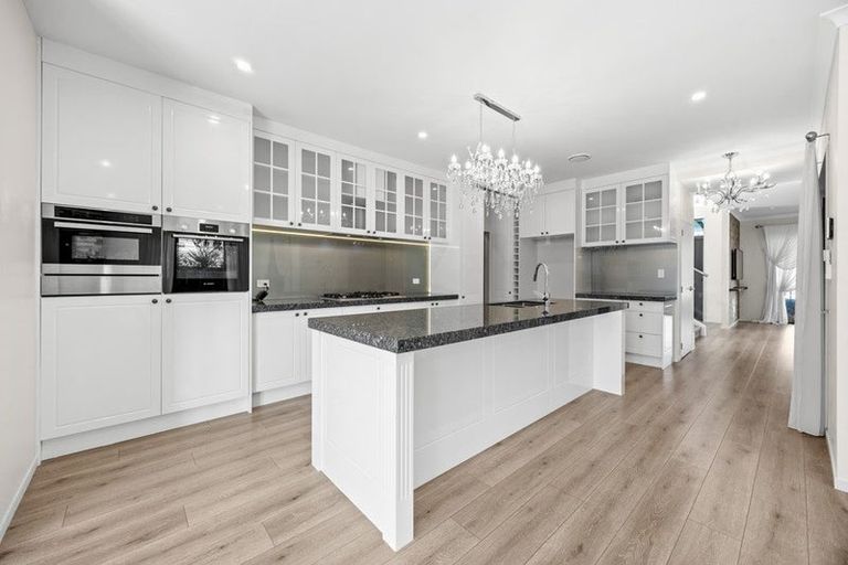 Photo of property in 16 Lime Hill Rise, Flat Bush, Auckland, 2019