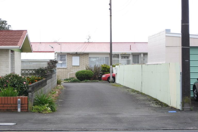 Photo of property in 2/14 Huatoki Street, Vogeltown, New Plymouth, 4310