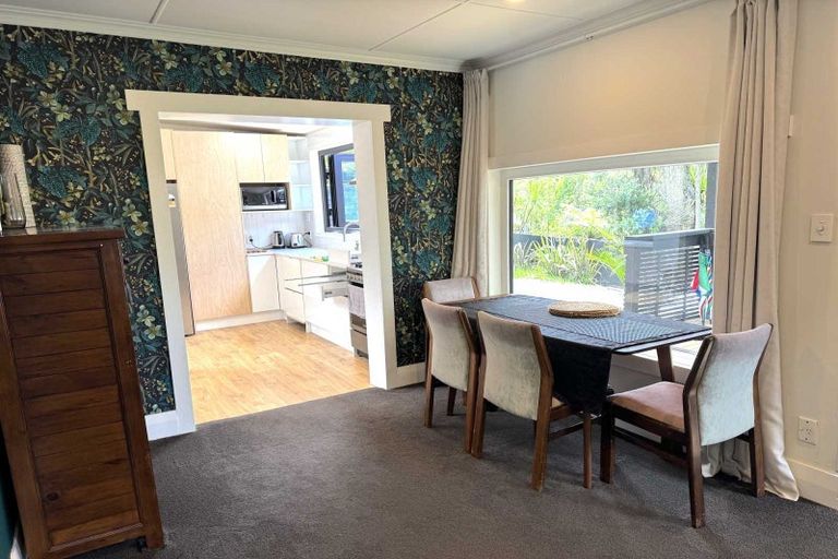 Photo of property in 3 Huia Road, Titirangi, Auckland, 0604