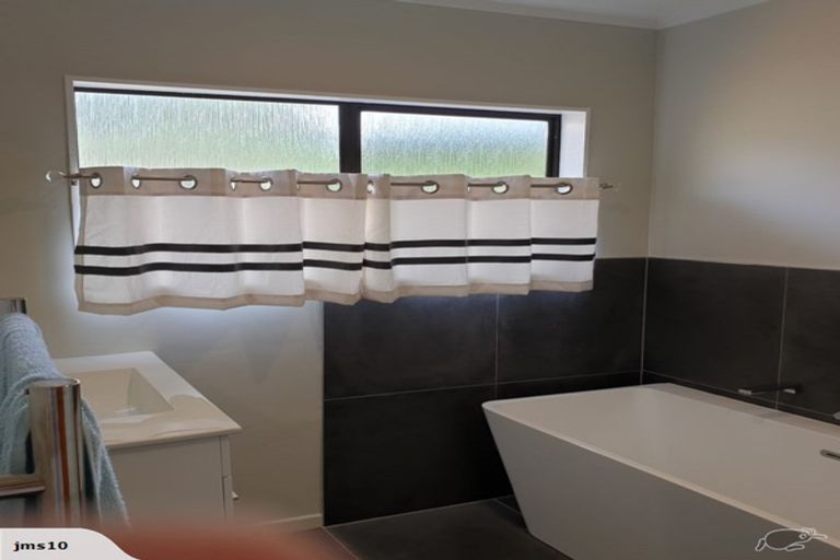 Photo of property in 2/87 Cook Street, Howick, Auckland, 2014