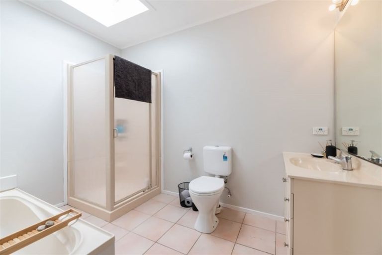 Photo of property in 23a Riserra Drive, Ranui, Auckland, 0612