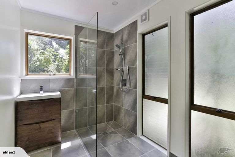 Photo of property in 363 Titirangi Road, Titirangi, Auckland, 0604