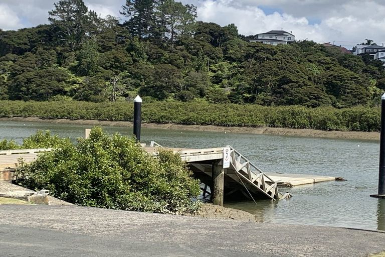 Photo of property in 106c Taikata Road, Te Atatu Peninsula, Auckland, 0610