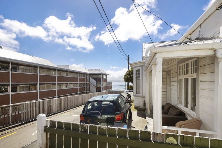 Photo of property in 2 Prince Street, Mount Victoria, Wellington, 6011