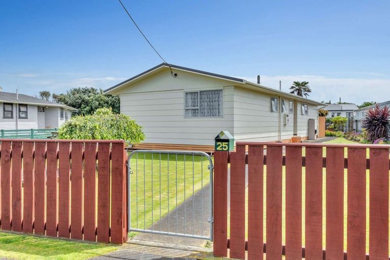Photo of property in 25 Kapuni Street, Manaia, 4612