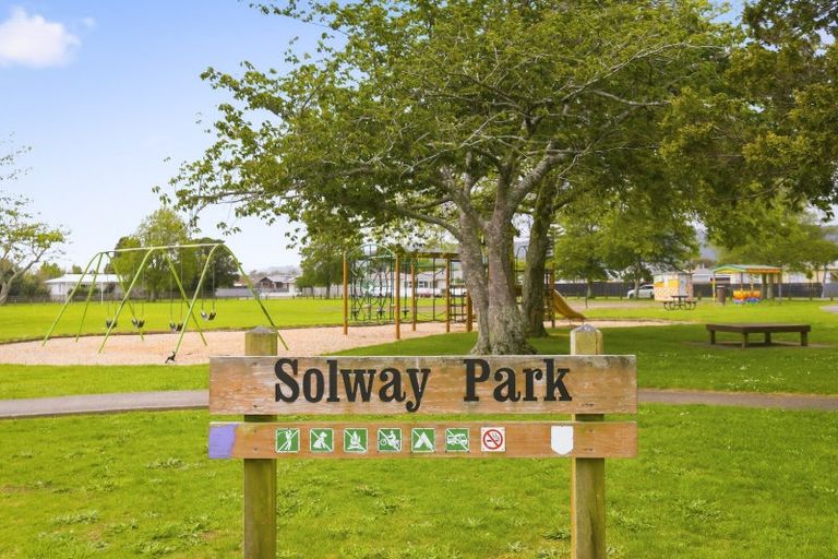 Photo of property in 14 Solway Street, Levin, 5510