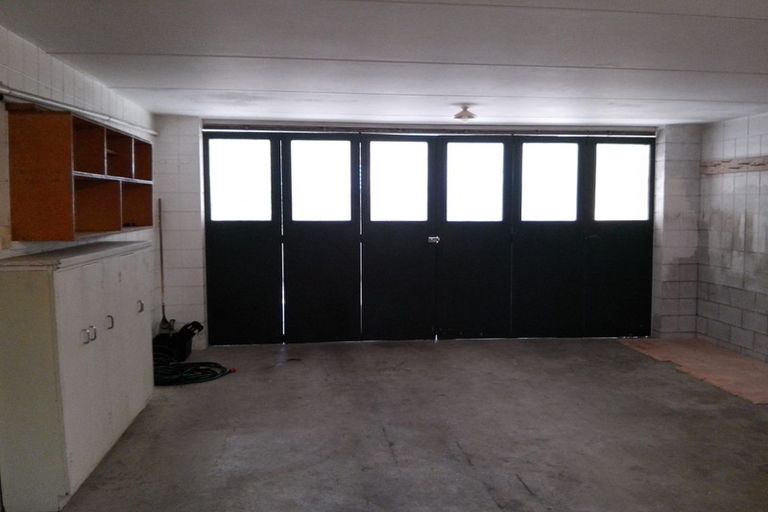 Photo of property in 62 Pupuke Road, Hillcrest, Auckland, 0627