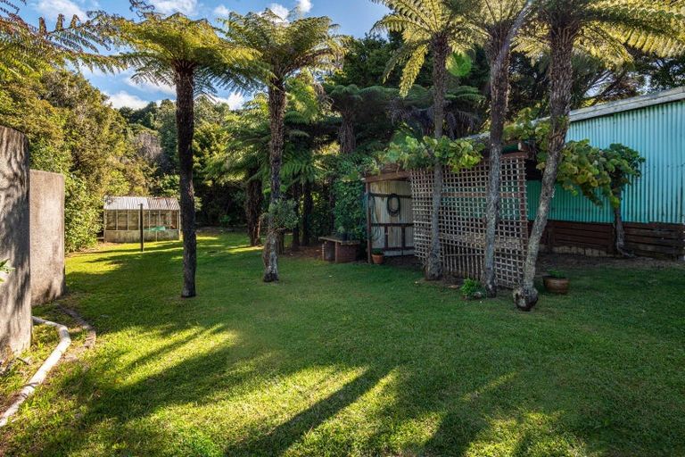 Photo of property in 69 Cornwallis Road, Cornwallis, Auckland, 0604