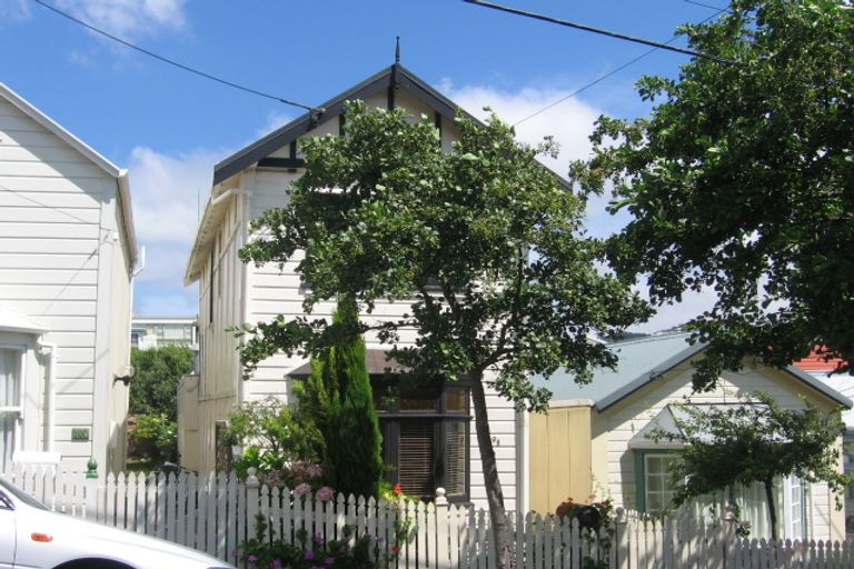 Photo of property in 98 Elizabeth Street, Mount Victoria, Wellington, 6011