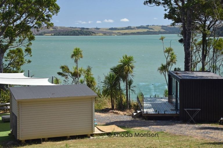 Photo of property in 435 Heatley Road, Whakapirau, 0583