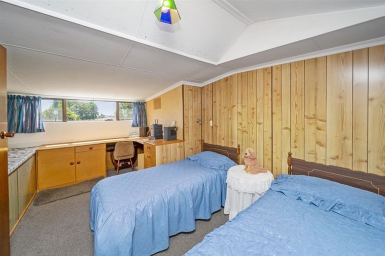 Photo of property in 1 Graves Street, Eltham, 4322