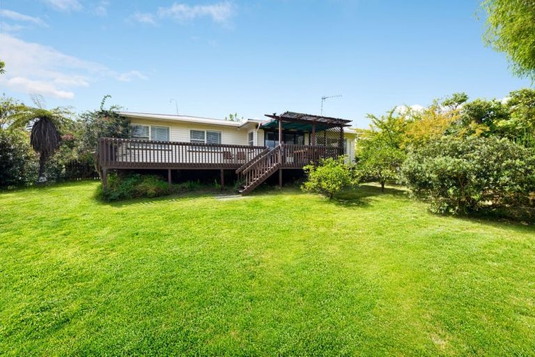 Photo of property in 9 Kaikoura Street, Henderson, Auckland, 0612
