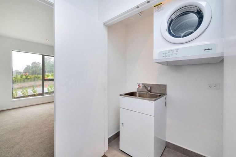 Photo of property in 4/27 Dida Park Drive, Kumeu, 0810