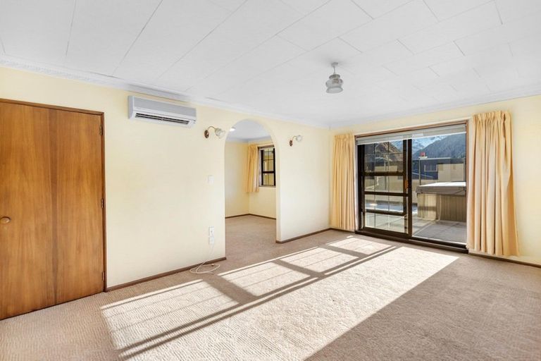 Photo of property in 22 Fox's Terrace, Arrowtown, 9302