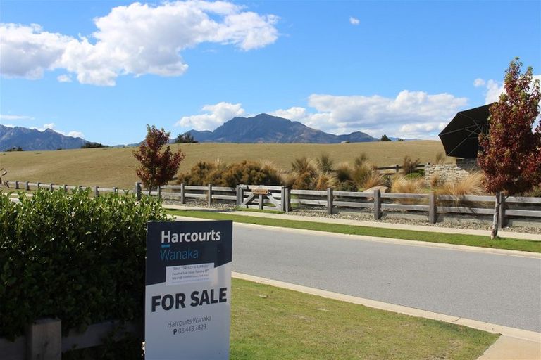 Photo of property in 3 Bull Ridge, Wanaka, 9305