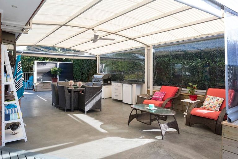 Photo of property in 24 Lexington Drive, Botany Downs, Auckland, 2010