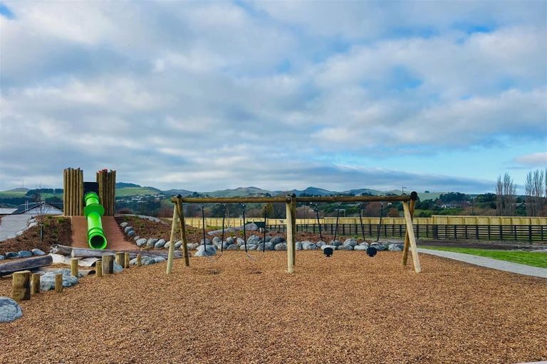 Photo of property in 8 Hiller Green Street, Halswell, Christchurch, 8025