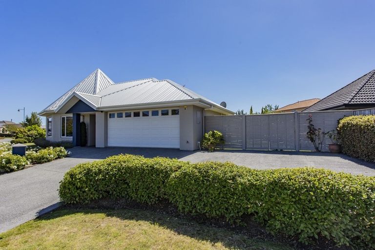 Photo of property in 32 Ashview Place, Rangiora, 7400