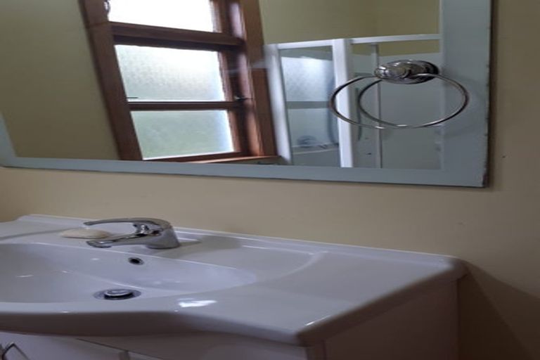 Photo of property in 2 Hooker Avenue, Hospital Hill, Napier, 4110