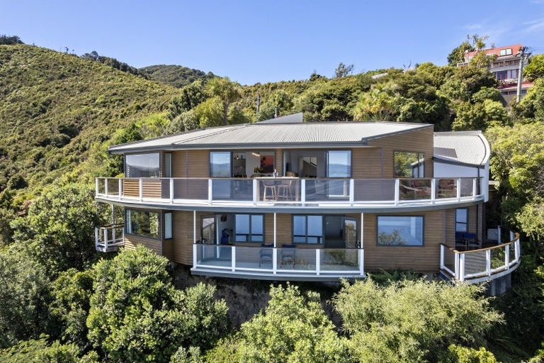 Photo of property in 55 Ferry Road, Days Bay, Lower Hutt, 5013