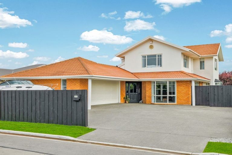 Photo of property in 17 Wisteria Place, Parklands, Christchurch, 8083