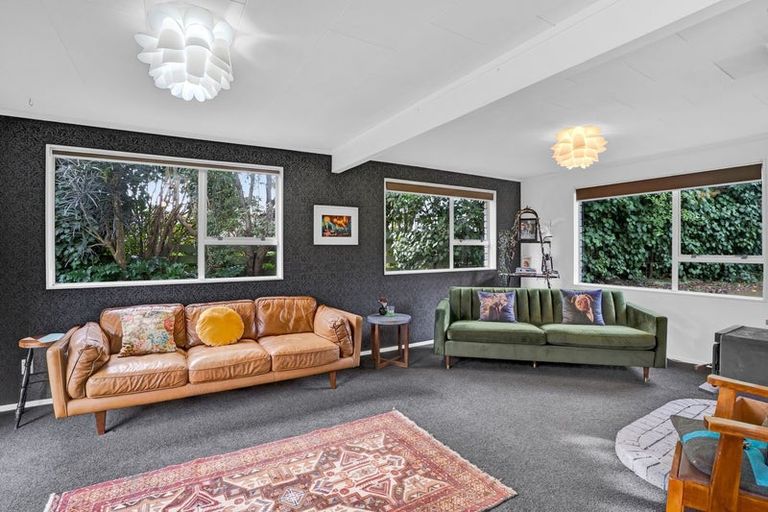 Photo of property in 1138 South Road, Oakura, 4314