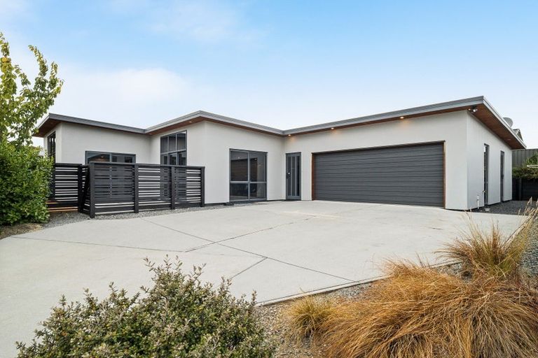 Photo of property in 8 Catalina Lane, Waldronville, Dunedin, 9018