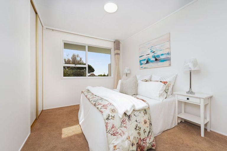 Photo of property in 41 Spence Road, Henderson, Auckland, 0612