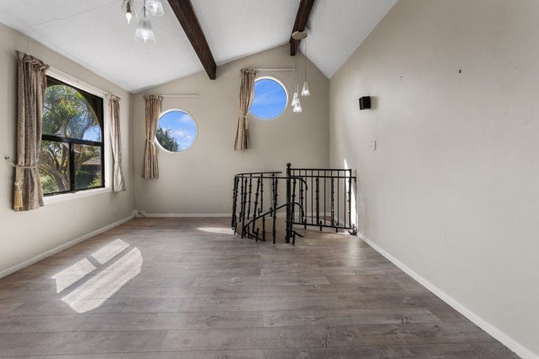 Photo of property in 15 Hawkswood Place, Avonhead, Christchurch, 8042