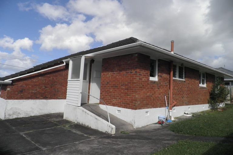Photo of property in 8 Kohekohe Street, New Lynn, Auckland, 0600