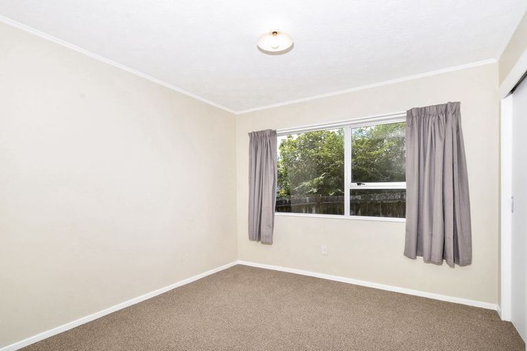 Photo of property in 112 Borich Road, Sunnyvale, Auckland, 0612